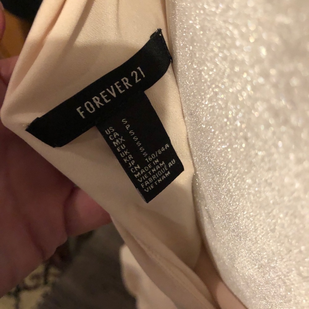 Peach/cream Beautiful Gown size Small - Picture 5 of 7